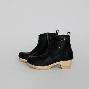 NWT: No. 6 5" Leather Clog Buckle Boot (mid-heel)